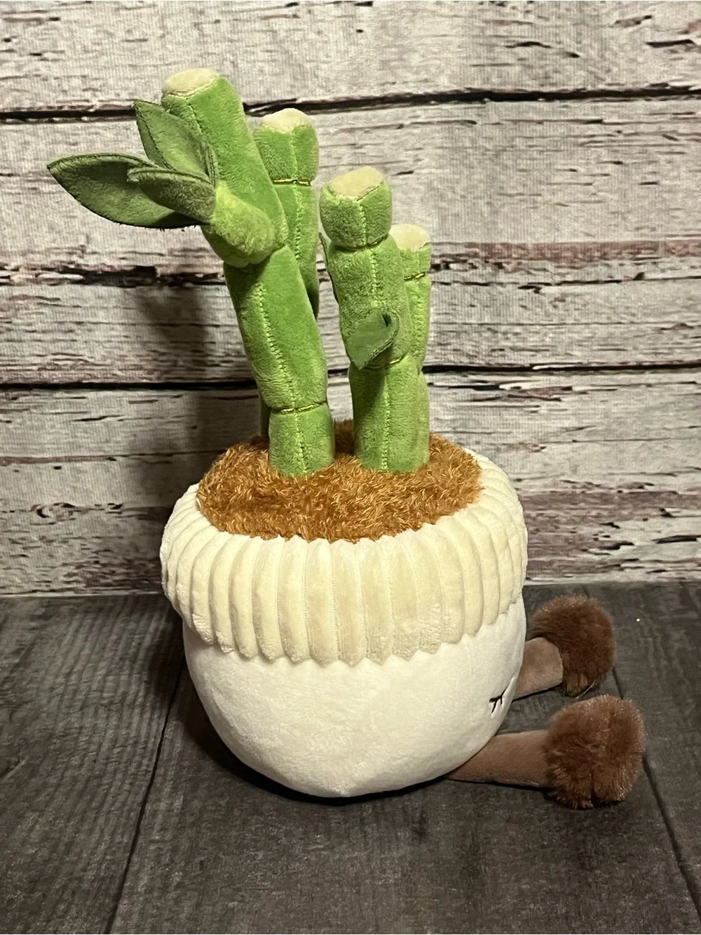 New!! Greenhouse by RUSS plush bamboo planter “Malia” cream pot